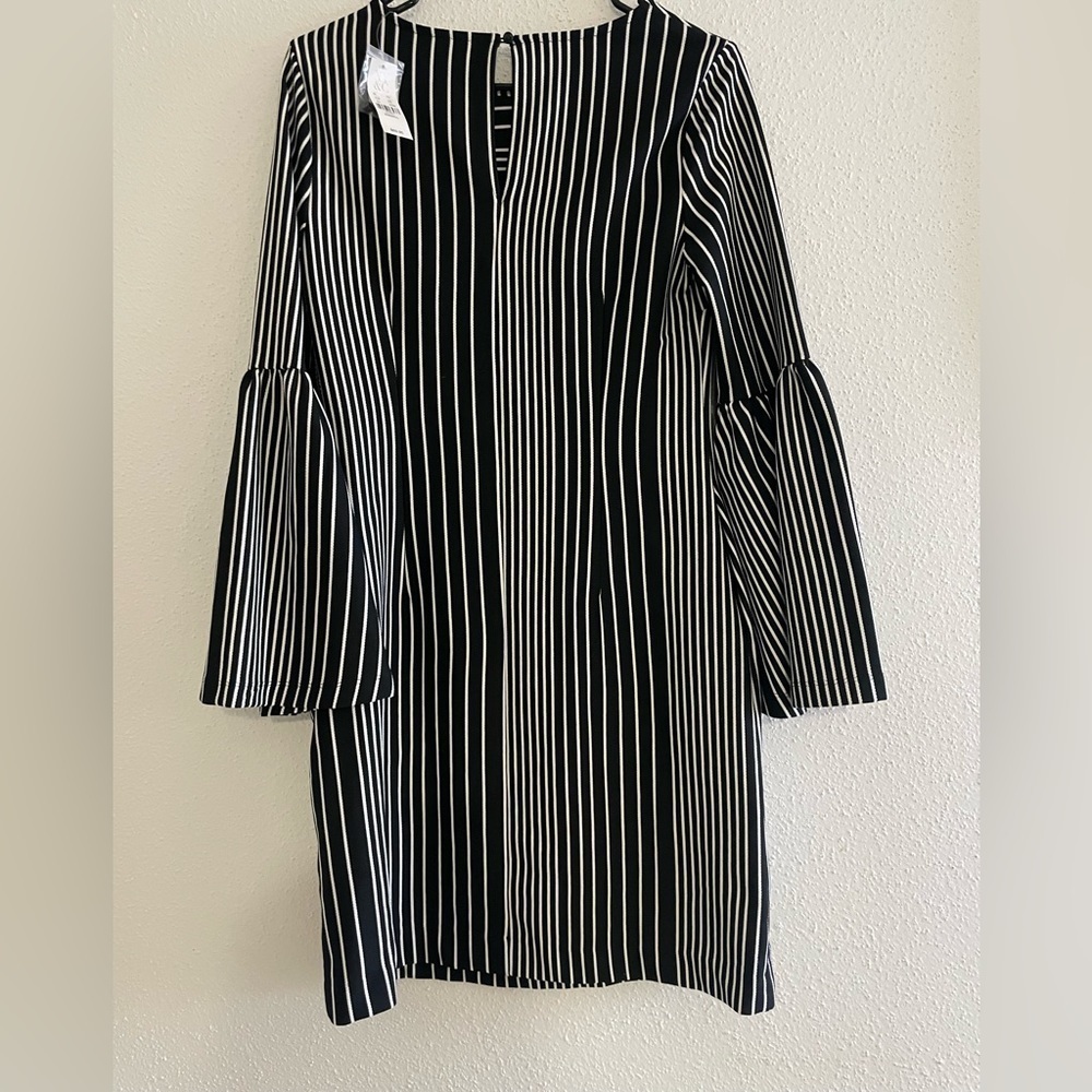 NWT New York & Company Women’s striped black dress long flared sleeves Sz XS